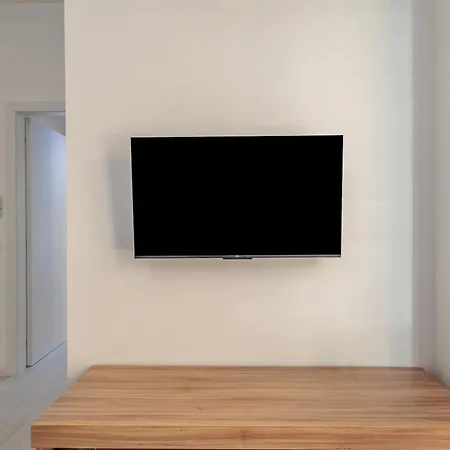 Guesthost - Maro' Lägenhet *