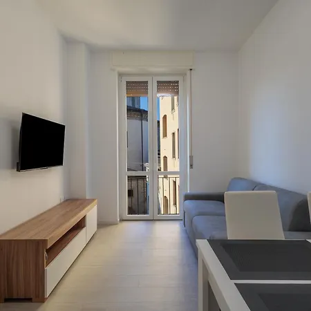 Guesthost - Maro' Μπέργκαμο