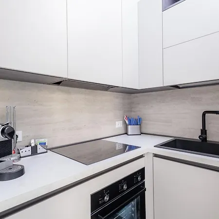 Guesthost - Maro' Διαμέρισμα Μπέργκαμο