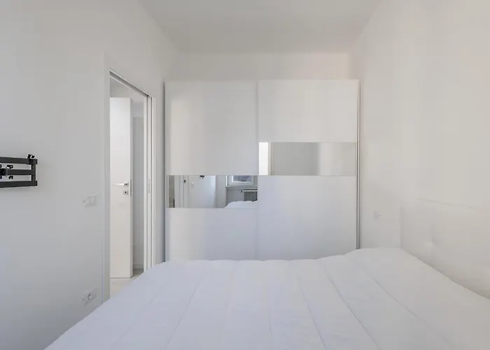 Guesthost - Maro' Apartment